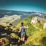 Curry, Nature & Wine Retreat For Two Pariza