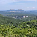 Prázdninový dům Curry, Nature & Wine Retreat For Two *