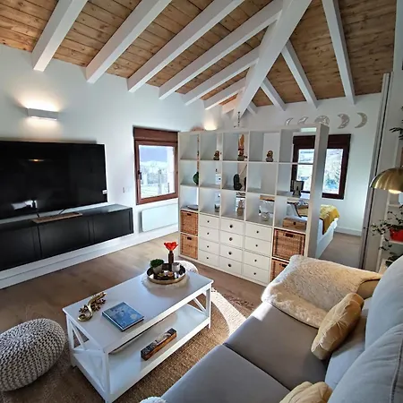 Curry, Nature & Wine Retreat For Two *